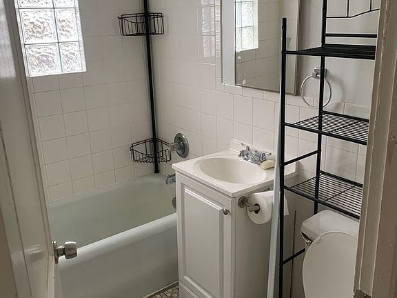 5th image of 3220 Blaisdell Ave APT 14