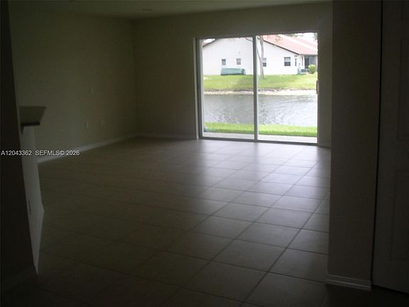 4th image of 9247 Chambers St