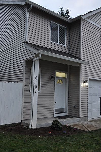 1st image of 6105 NE 105th Ave