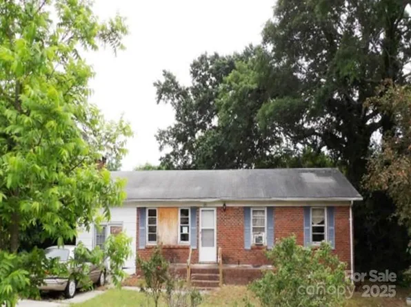 203 S Cowan St, Lilesville, NC 28091