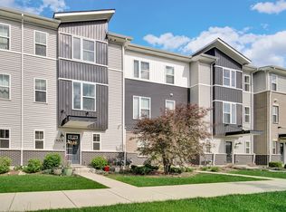 4201 Calder Ln, Aurora, IL 60504