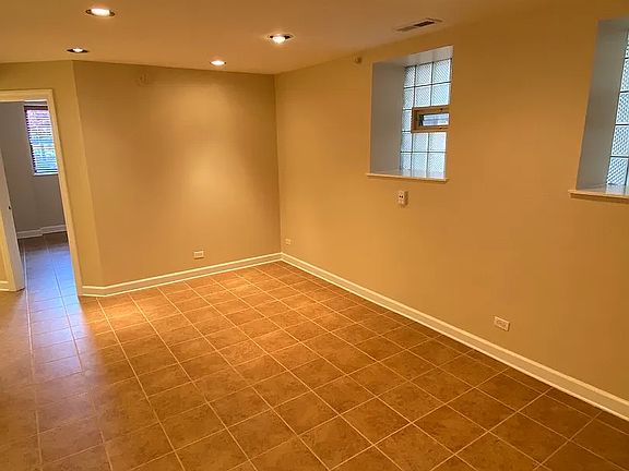 3rd image of 2146 W Superior St #G