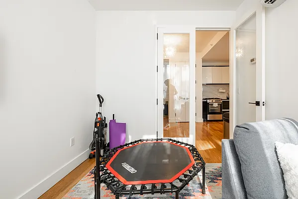 Rented by Twin Group | media 7