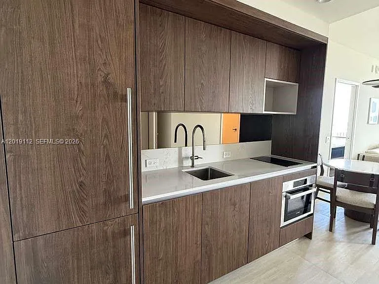 1611 SW 2nd Ave #911 — Photo 2