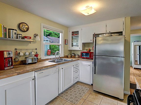 Tile counters and flooring.