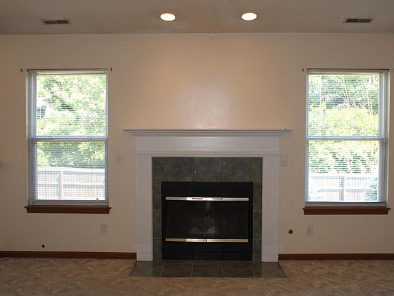 4th image of 1928 Starks Cir