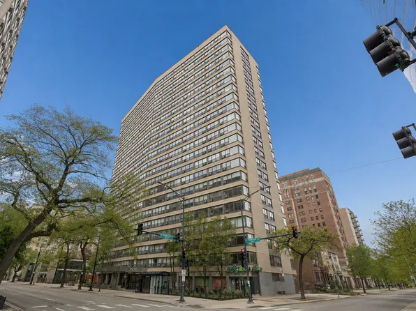 2930 N Sheridan Rd APT 2106, Chicago, IL 60657