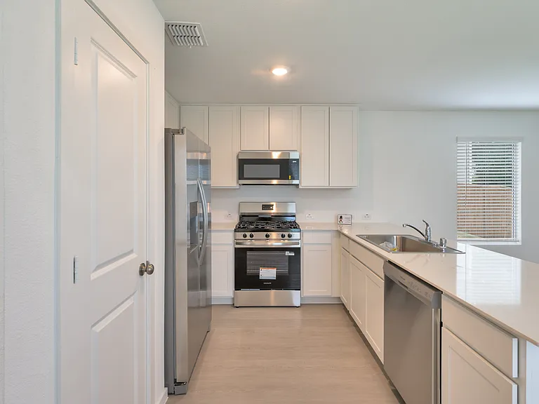 12104 Steeplechase Dr — Photo 4