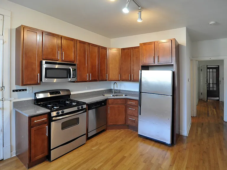 2638 W Iowa St #1R — Photo 4