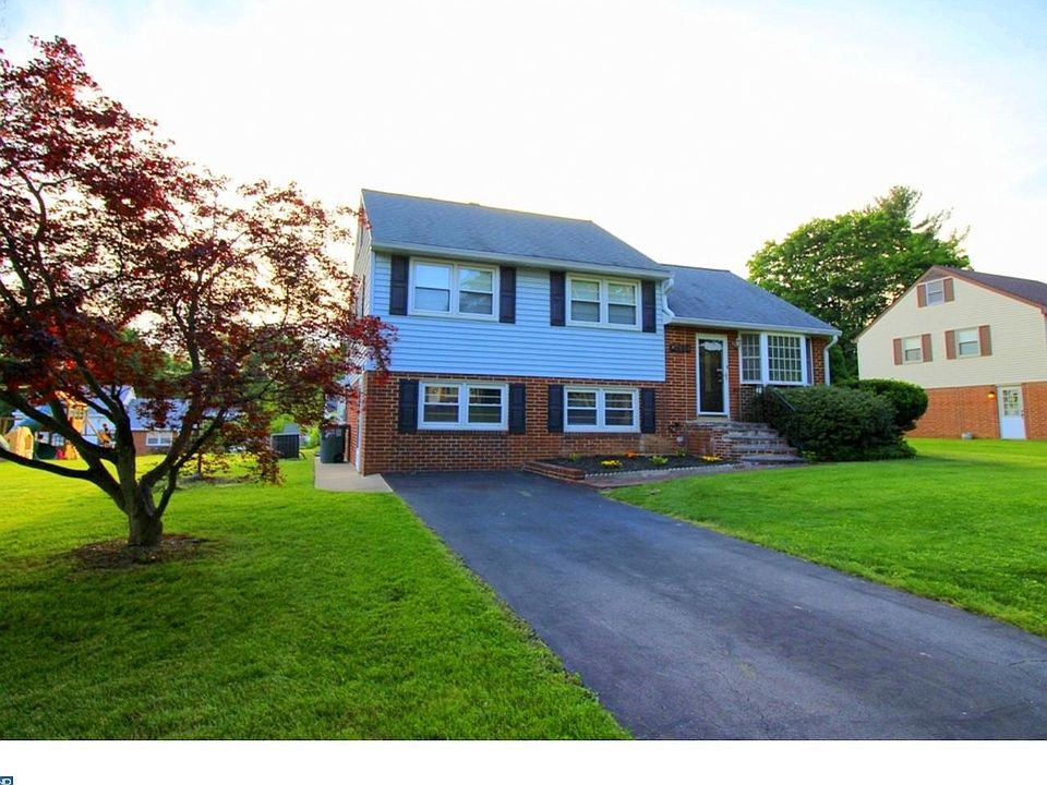 1st image of 2624 Darby Dr