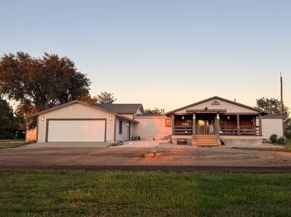 8722 N Road F, Ulysses, KS 67880