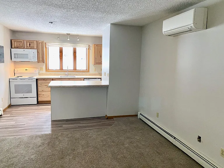 525 Oxford St #1 — Photo 7