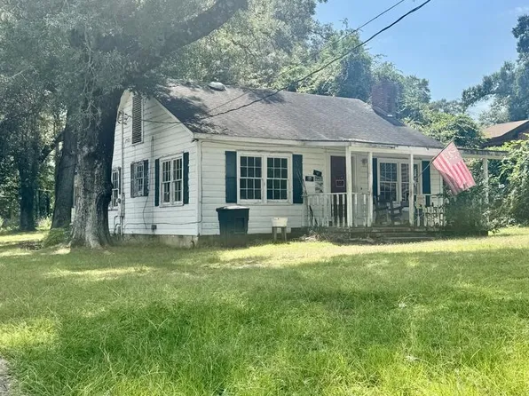 110 E Register Ave, Geneva, AL 36340
