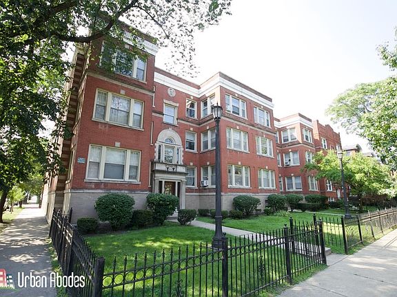 2nd image of 4400 N Racine Ave #1C