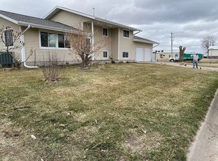 402 N 2nd St, Doniphan, NE 68832