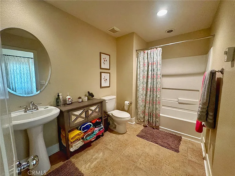 10522 Poinsettia Ln — Photo 33