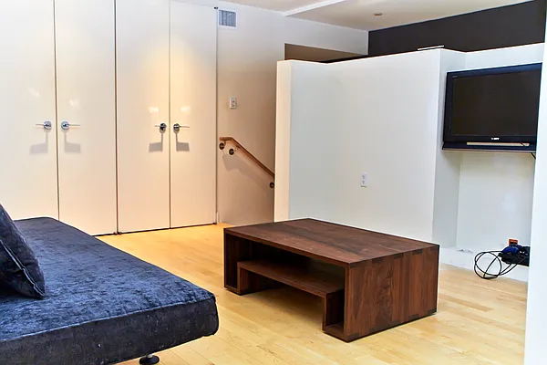 Rented by Azulay Group | media 48