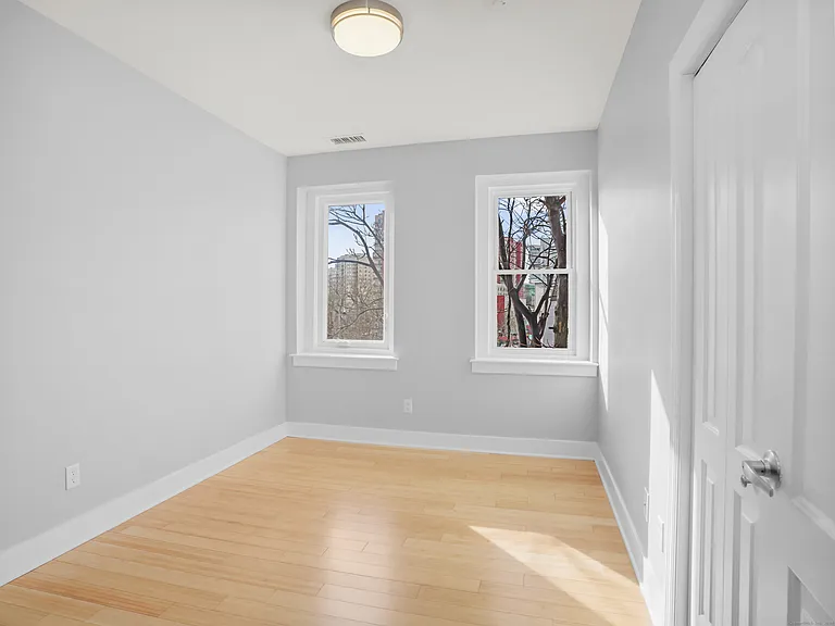 775 Atlantic St #3L — Photo 14