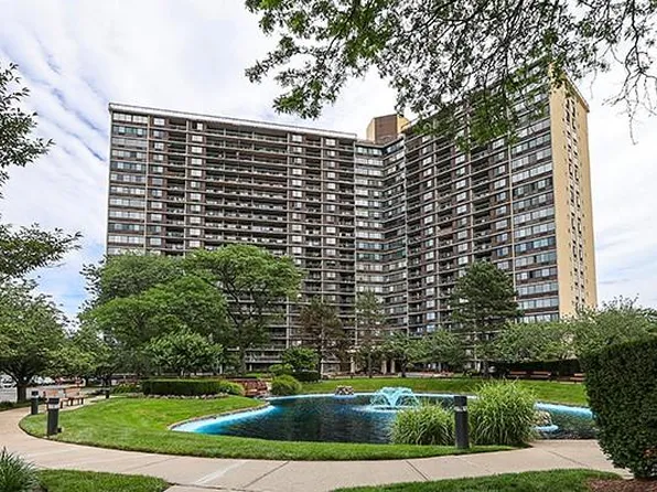 2 Bay Club Drive #1Z3, Bayside, NY 11360