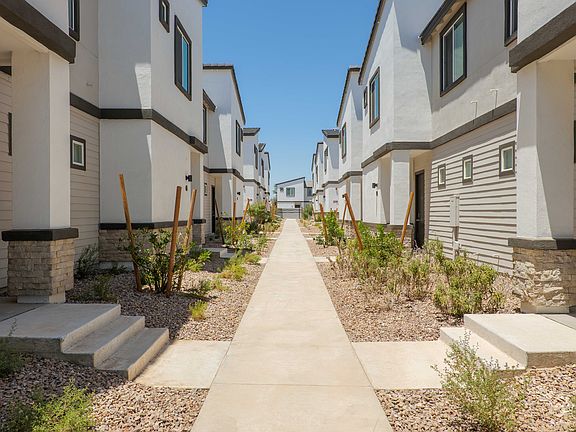 5th image of 825 E Euclid Ave #63