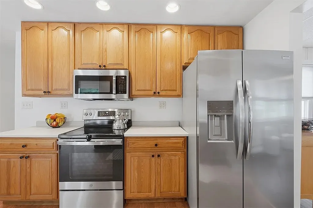 2 bed, 1287 sqft, $2,200 — Photo 2