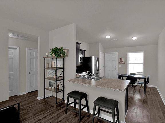3rd image of 14116 King Arthur Ct