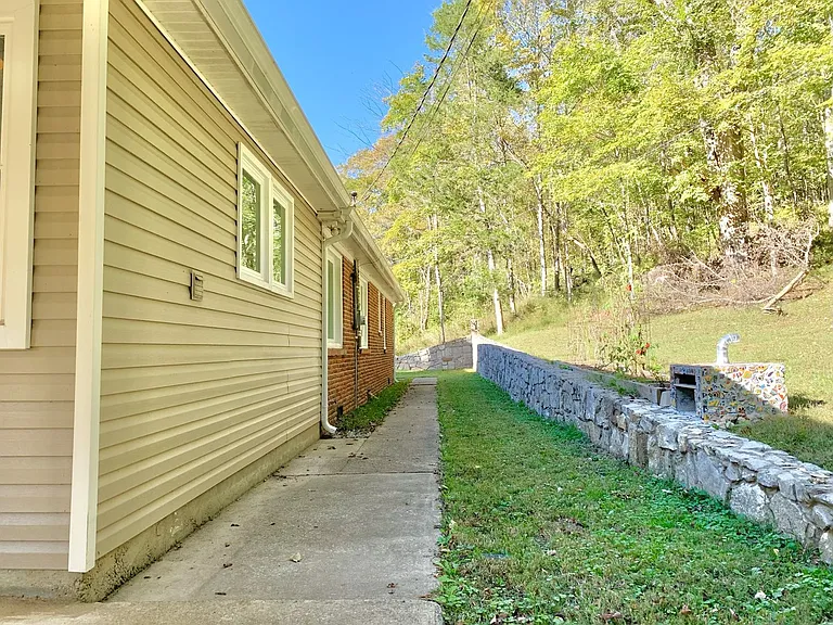 3979 Lem Davis Rd — Photo 44