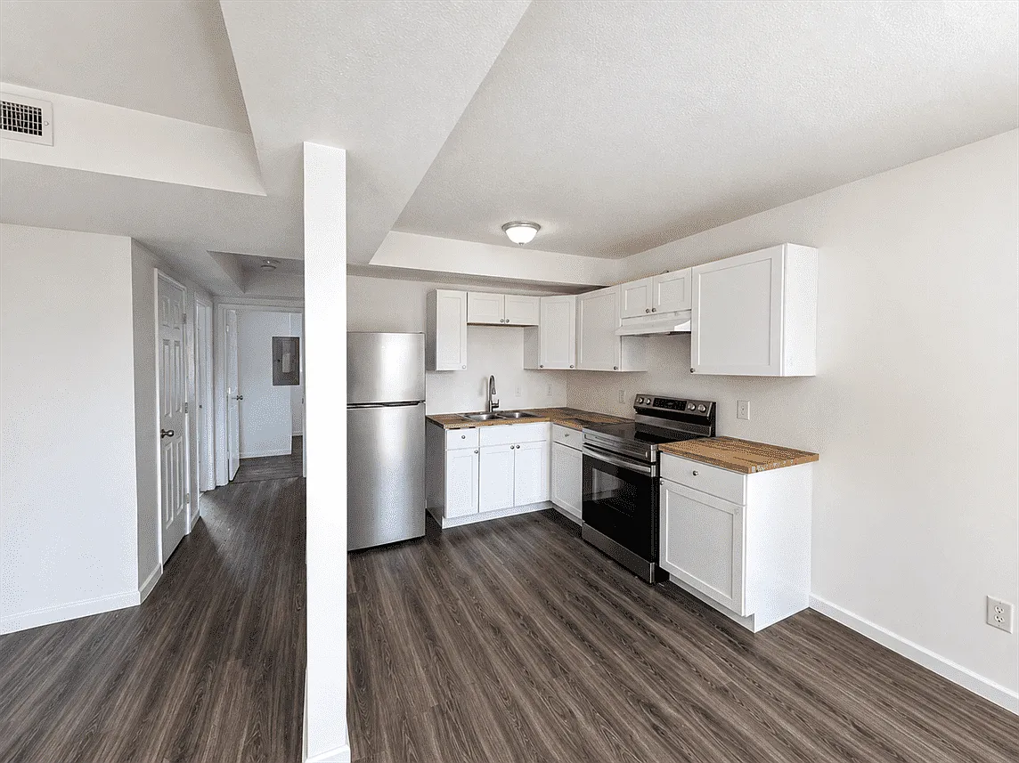 2 bed, 1.5 bath, 725 sqft, $745 — Photo 2