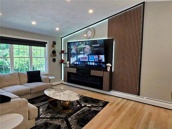 2nd image of 53 Herbert St