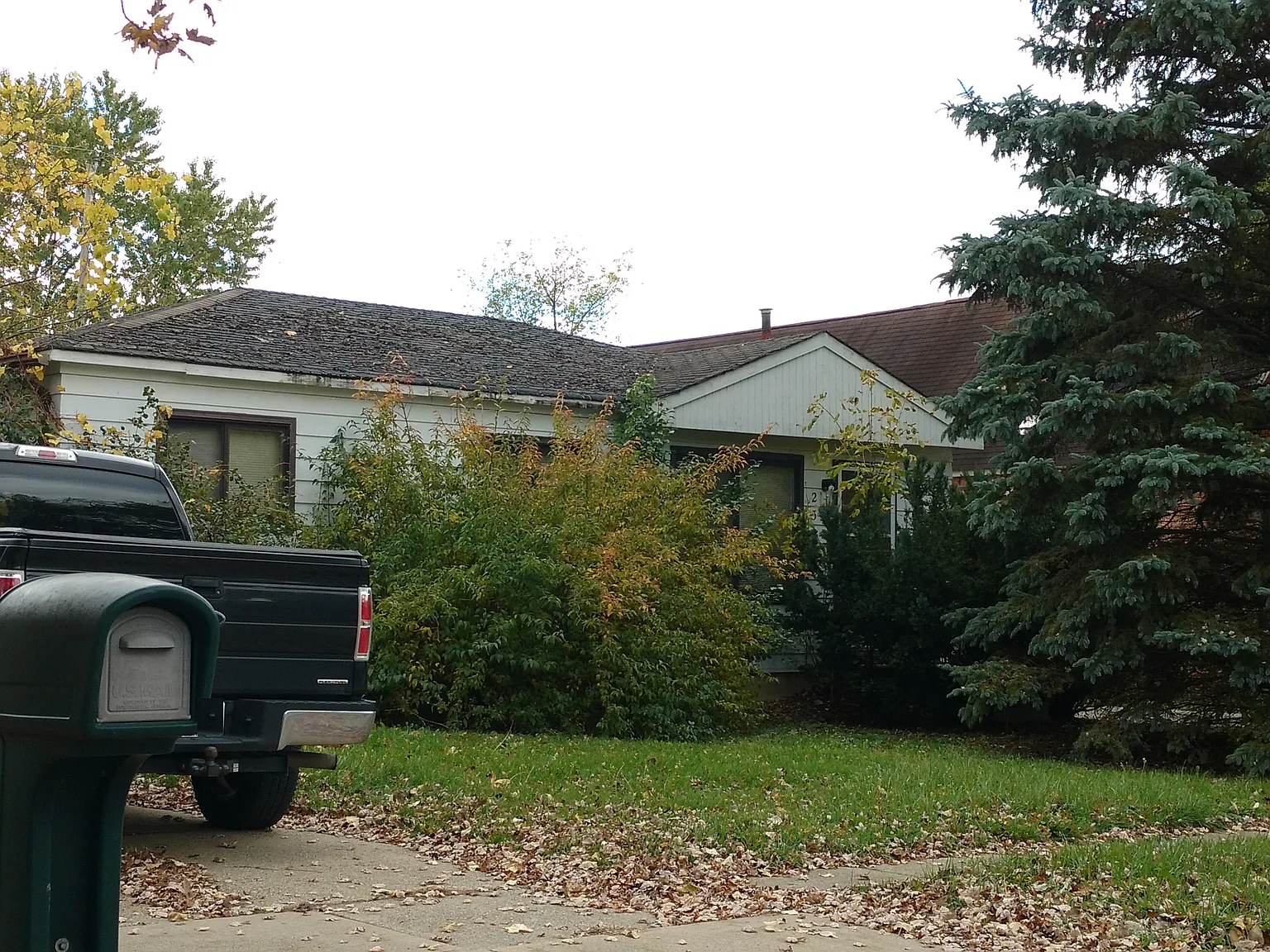 23040 Colgate St photo 1