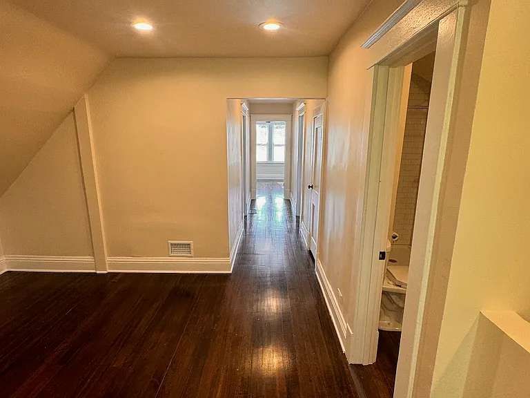 15745 Drexel Ave — Photo 9