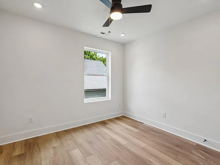 1809 Golf Club Rd — Photo 13