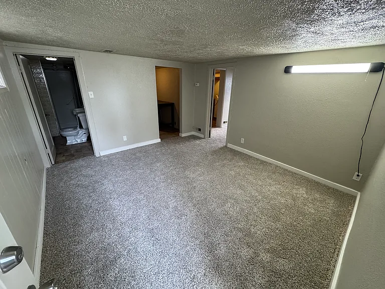 140 N 200 E — Photo 9