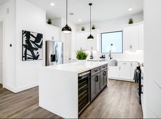 821 Burnett St, Houston, TX 77009