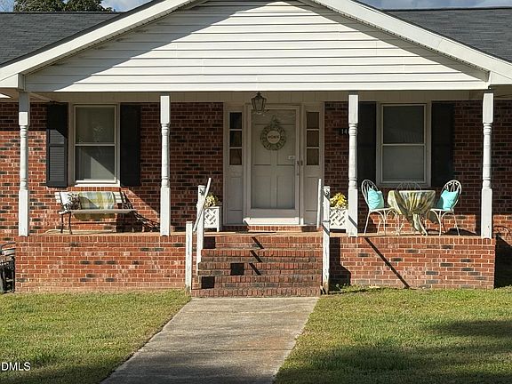 3rd image of 141 Forest Ln