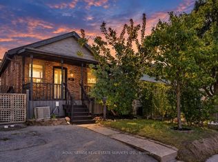 37 17th St, Toronto, ON M8V 3K2