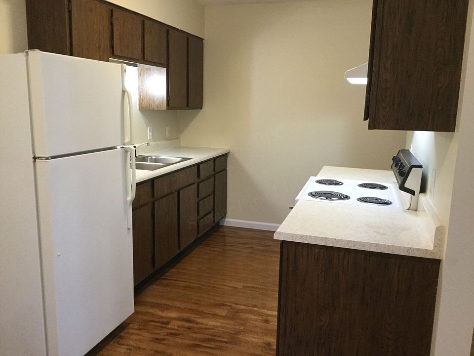 1st image of 410 S Smith St #6