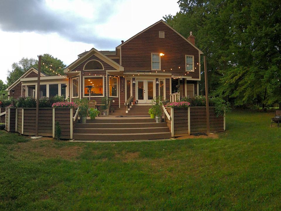 2nd image of 321 Vierling Dr