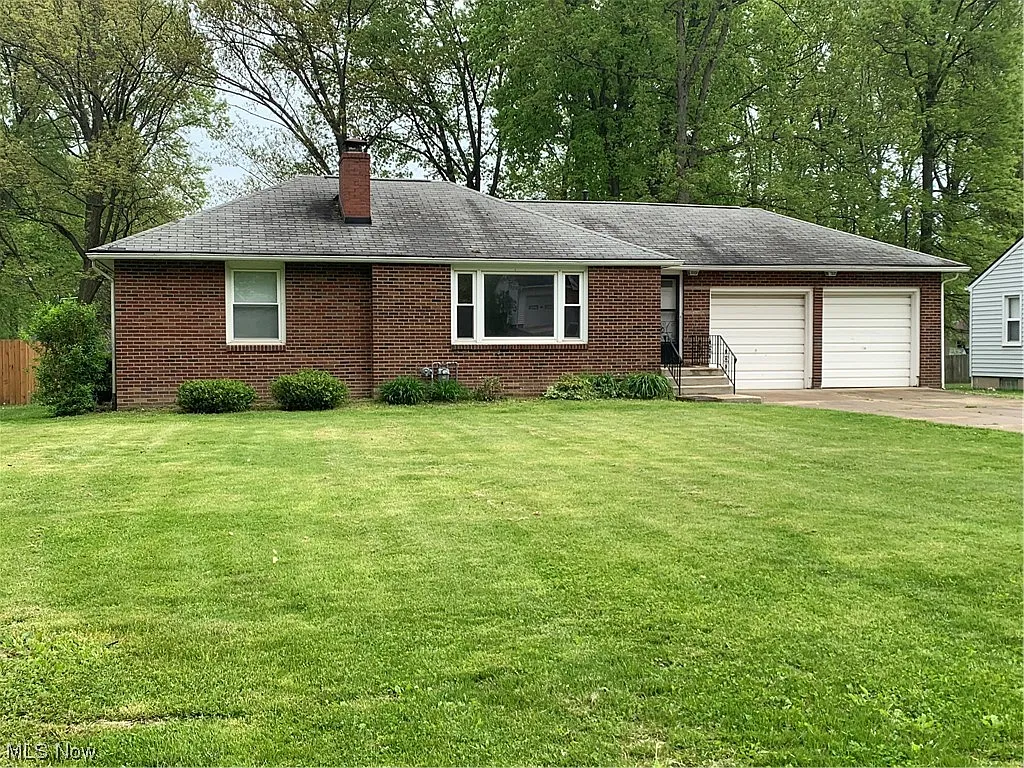 1159 Westover Dr SE photo 1