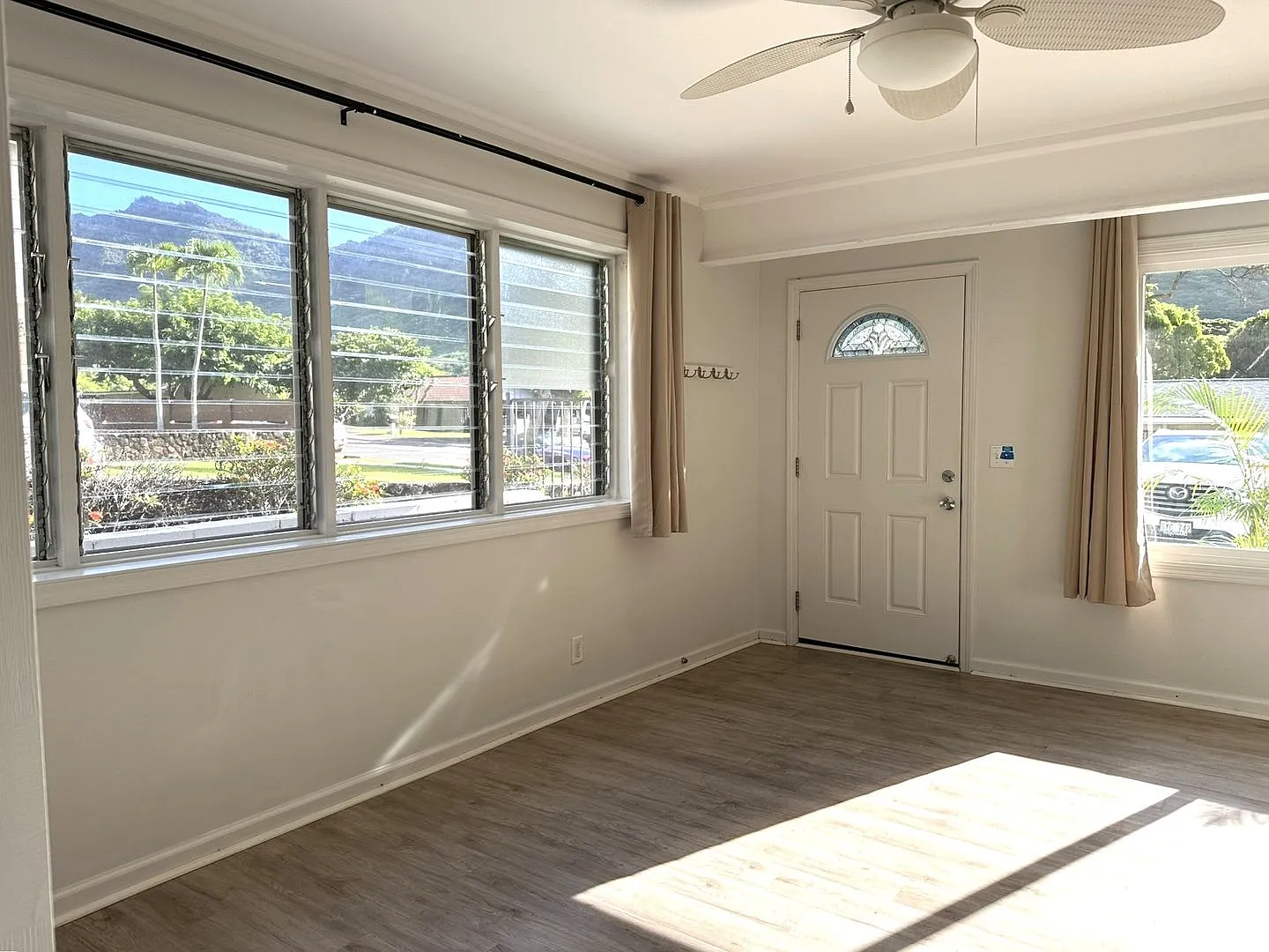 Hawaii Kai Ohana Unit - 1BR/1BA/Street Parking Only — Photo 4