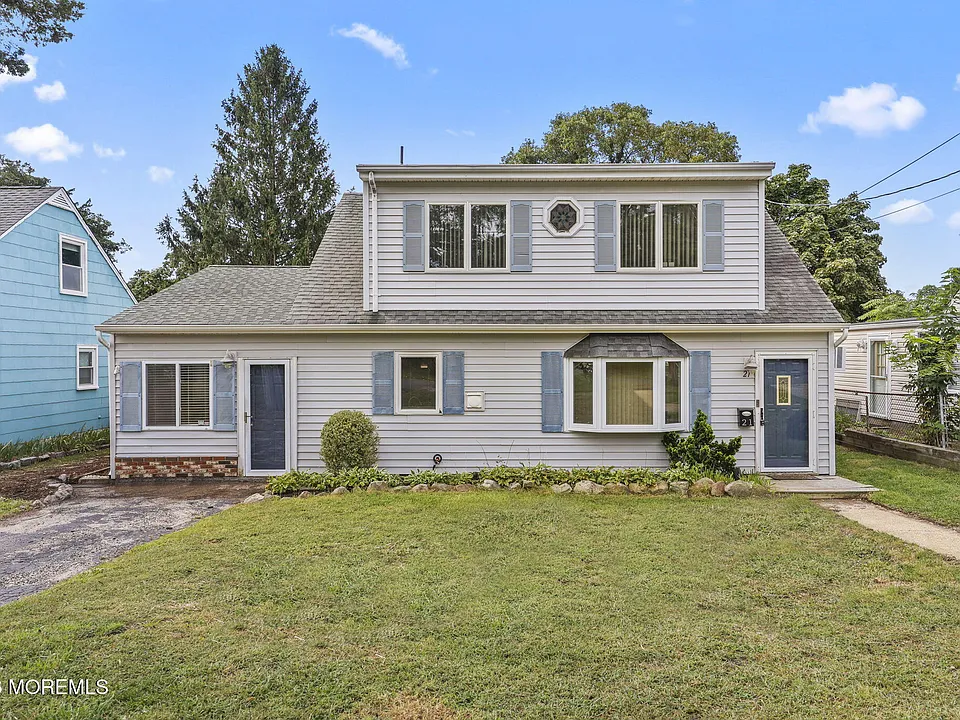 21 Fairway Dr