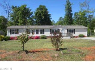 2869 Eagle Point Dr, Trinity, NC 27370