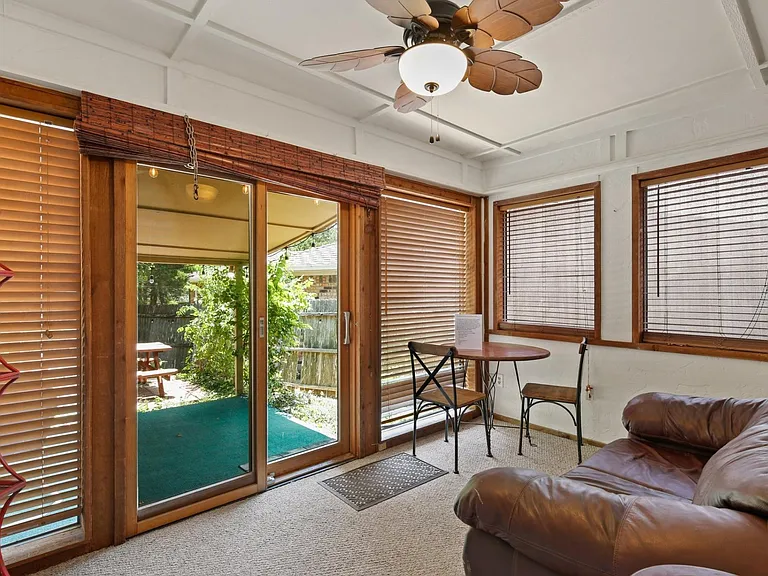 847 Middle Run Ct — Photo 34
