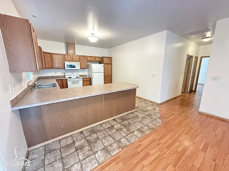 7905 Skyline Way — Photo 6