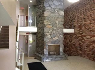 850 S Lorraine Rd APT 2H, Wheaton, IL 60189