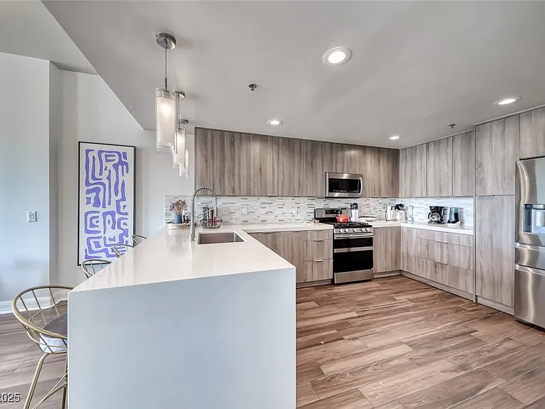 150 Las Vegas Blvd #1803 — Photo 19