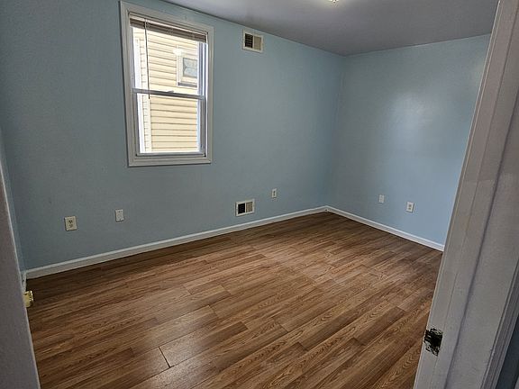 4th image of 704 Madison Ave Floor 1