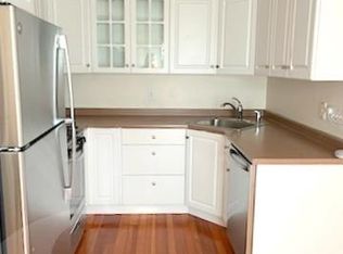 21 Locke St #1S, Cambridge, MA 02140