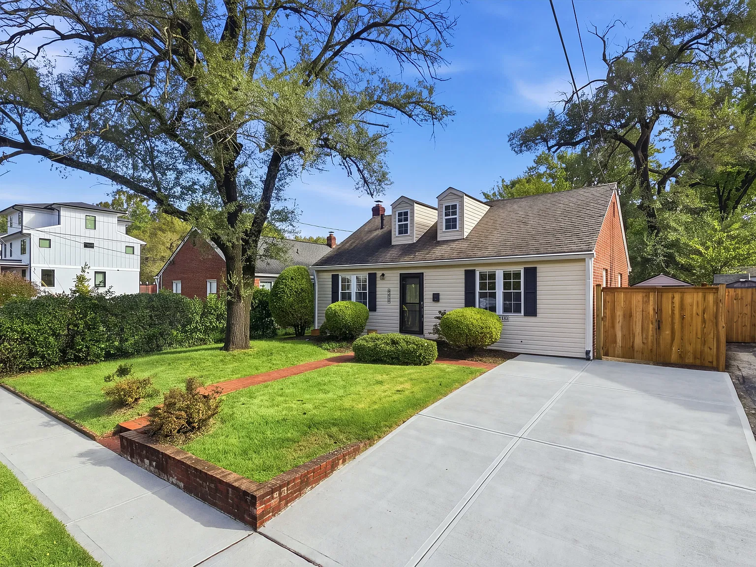4 bed, 2.0 bath, 1501 sqft, $3,995 — Photo 2