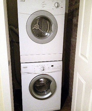 5th image of 133 N Sycamore St APT 01